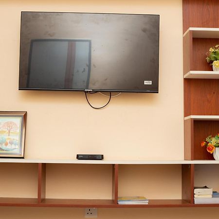 High Level Apartment Haatso Екстериор снимка