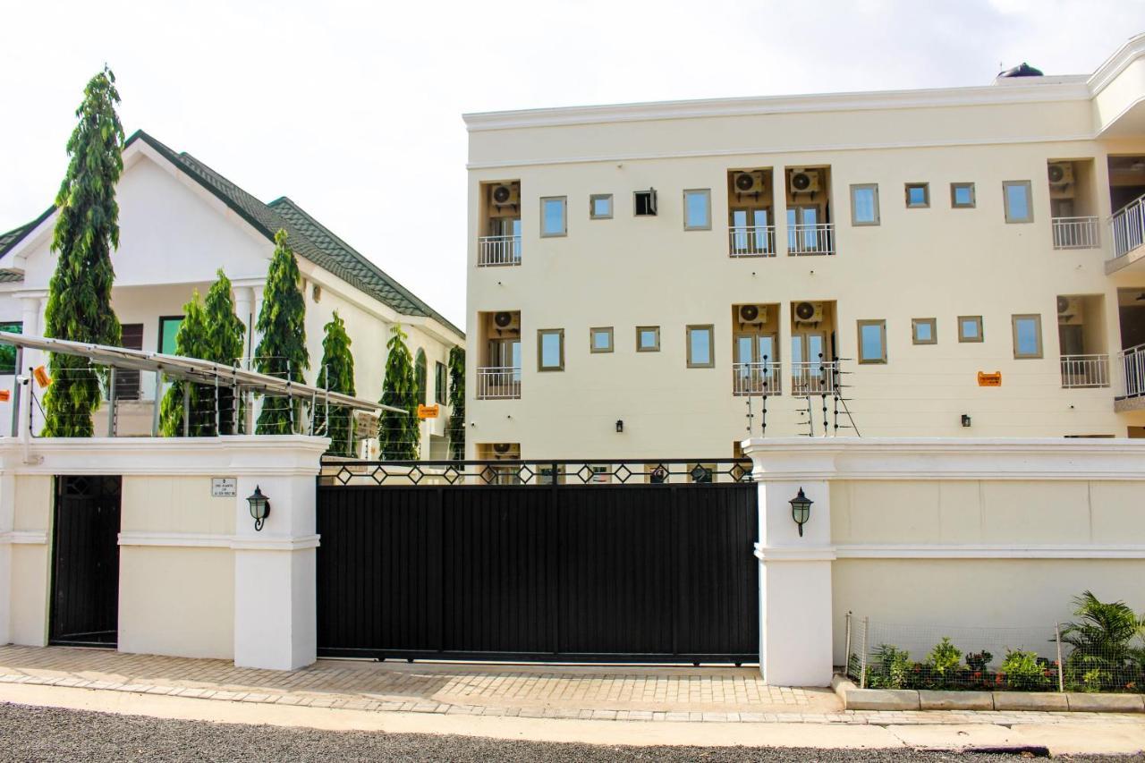 High Level Apartment Haatso Екстериор снимка