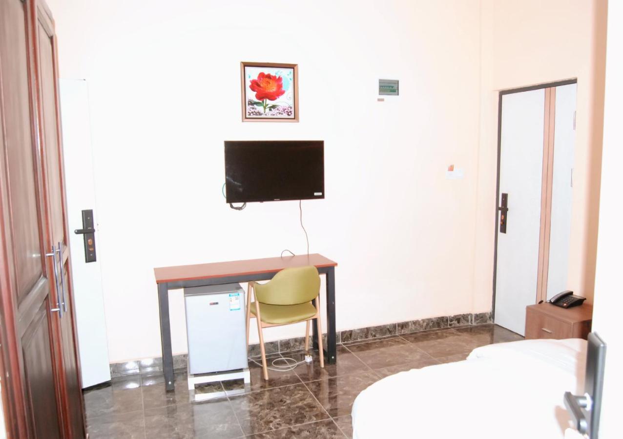 High Level Apartment Haatso Екстериор снимка