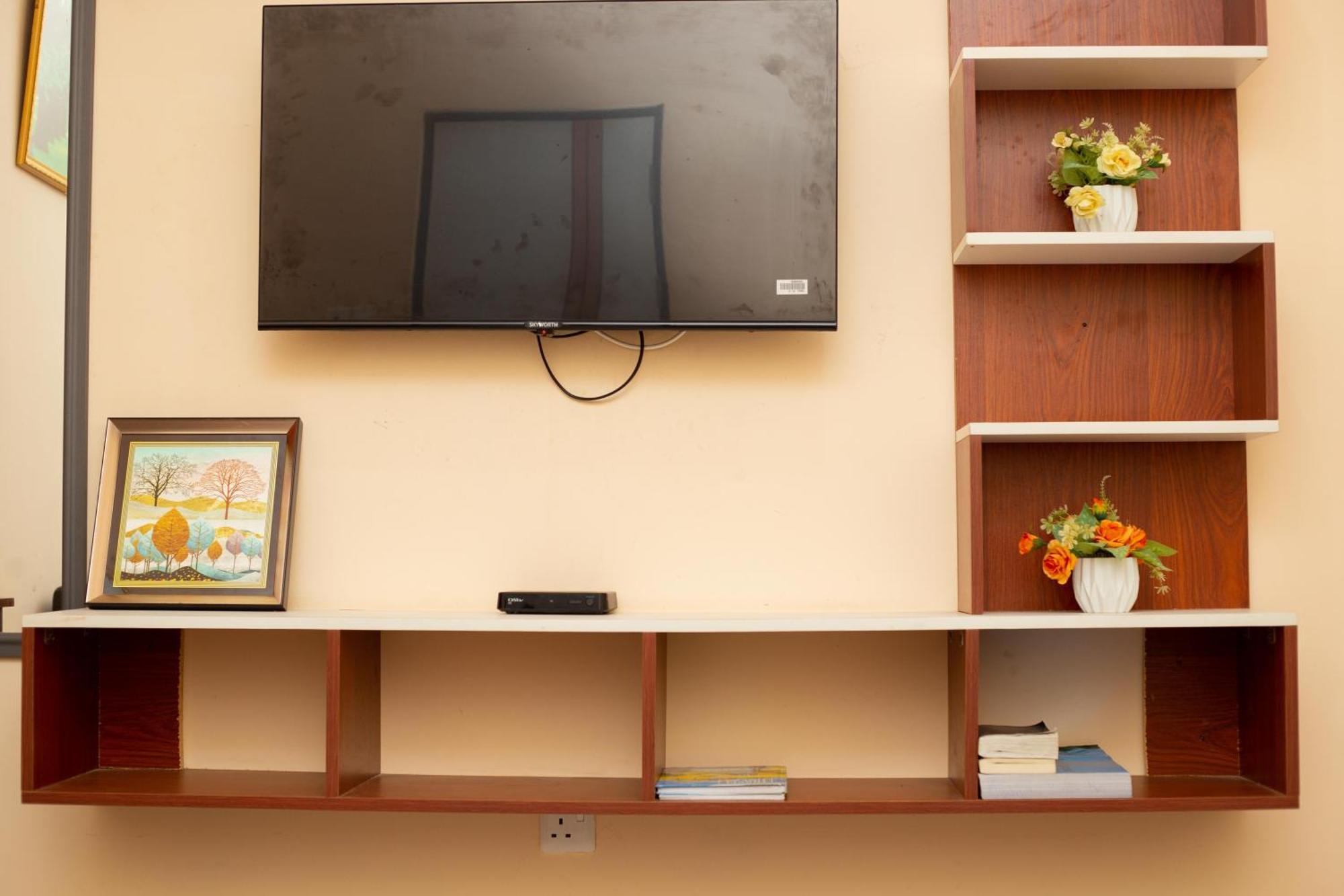 High Level Apartment Haatso Екстериор снимка