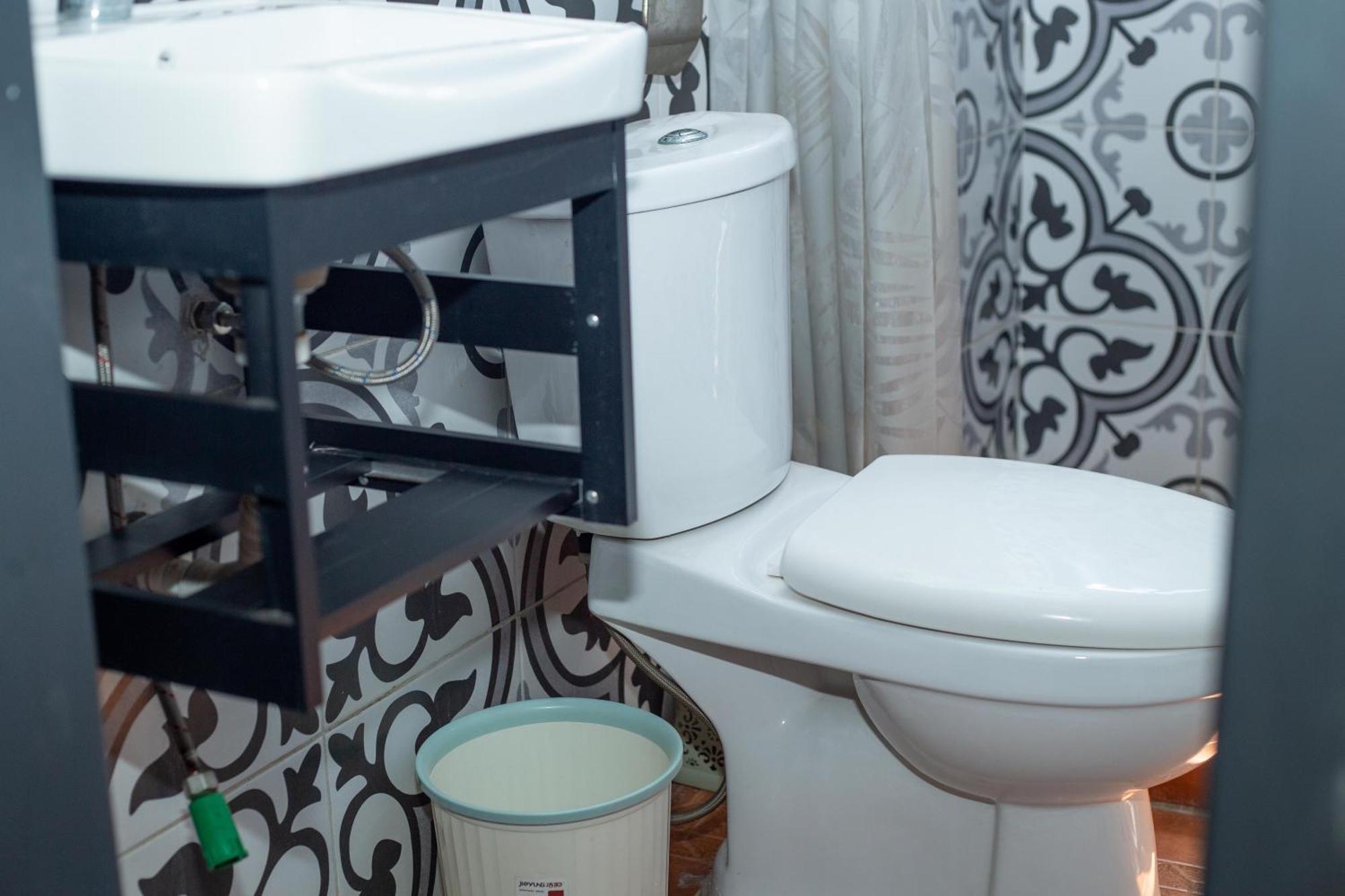 High Level Apartment Haatso Екстериор снимка