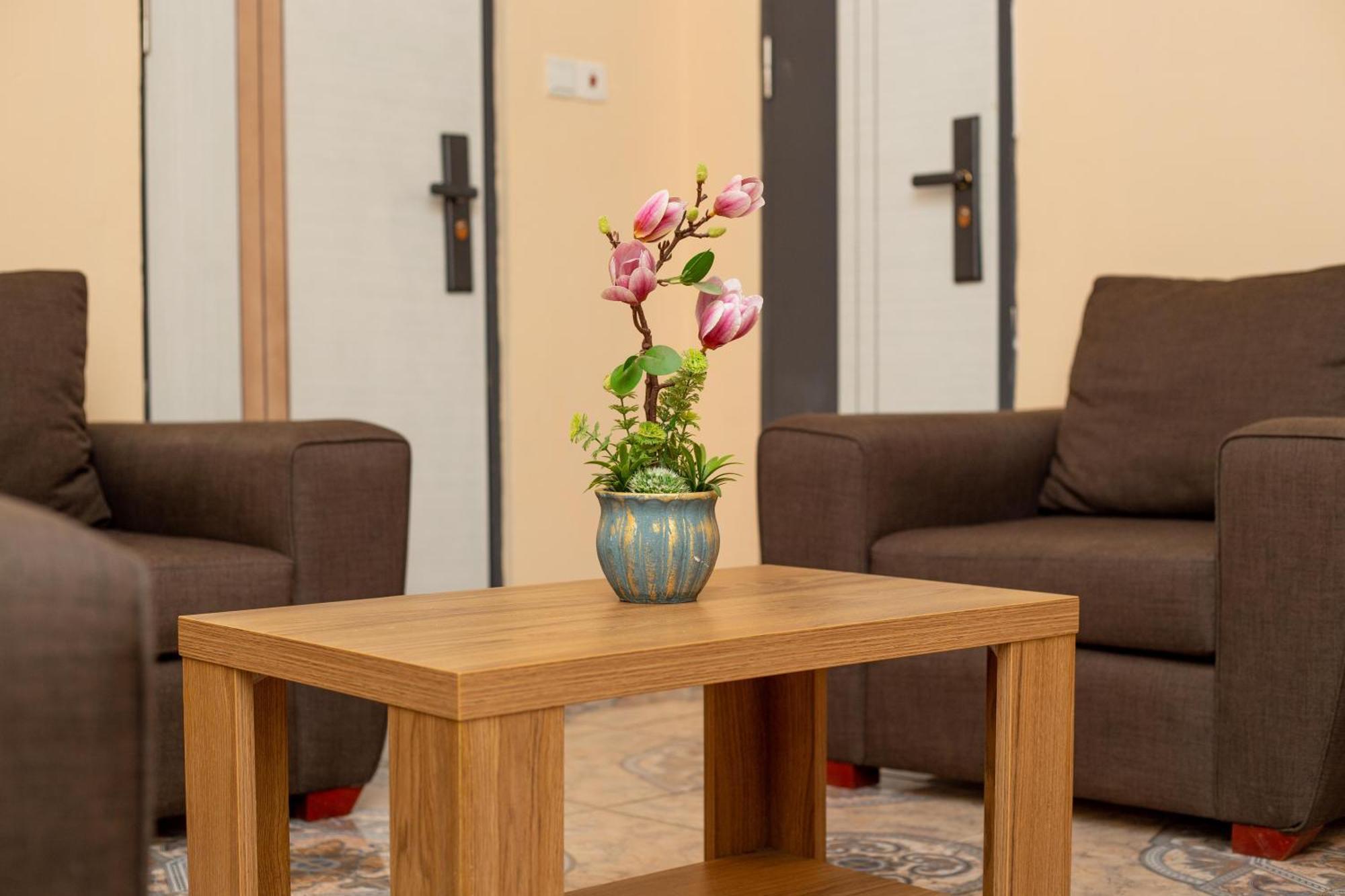 High Level Apartment Haatso Екстериор снимка
